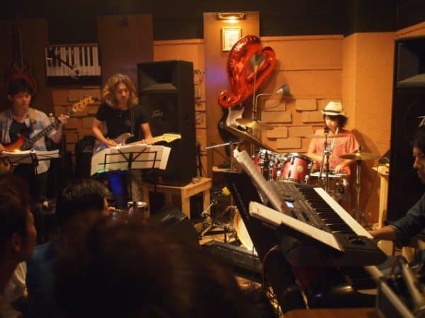 高槻 第一楽器の発表会での演奏でした。