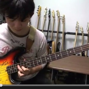「サンタが街にやってくる」をベース一本で演奏してみた。