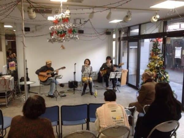 鴫野バルで演奏してきました。