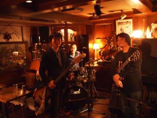 難波KENTにてNeaさん光田さんとのトリオライブでした。