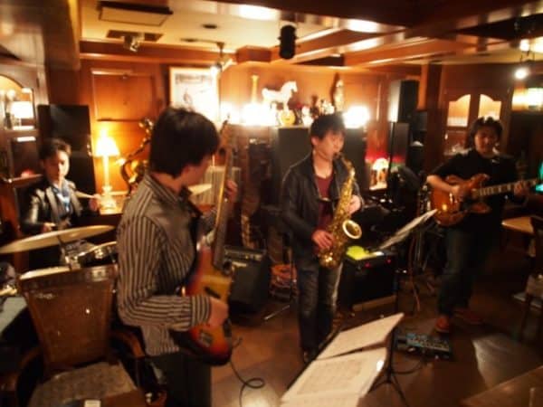 道頓堀Kentにて藤井さんNeaさん久家さんとライブでした。