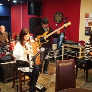 4月2日(土)はCafe de Iwaccoにて織野ナオさんと昼ジャズジャムセッション