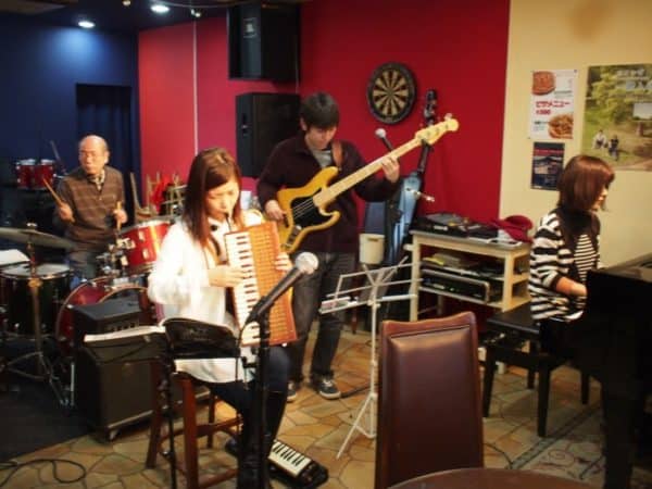 4月2日（土）はCafe de Iwaccoにて織野ナオさんと昼ジャズジャムセッション