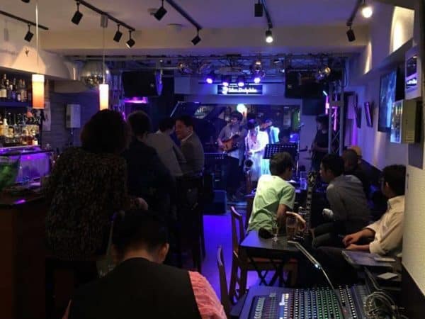11月10日(木)本町のライブバーMrs.Dolphin(ミセスドルフィン)にてギタリストneaさんとジャムセッションホストです。