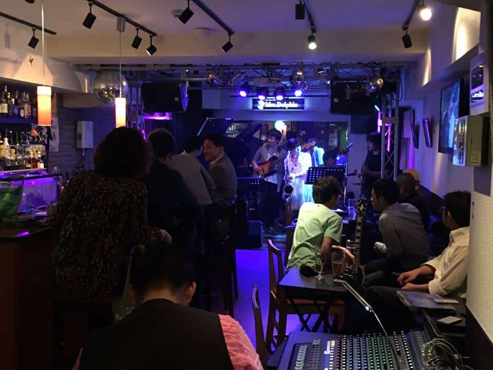 本町のライブバーMrs.Dolphin(ミセスドルフィン)