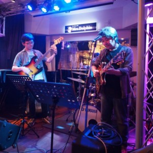本町のライブバーMrs.Dolphin(ミセスドルフィン)にてギタリストneaさんとジャムセッションホストでした。