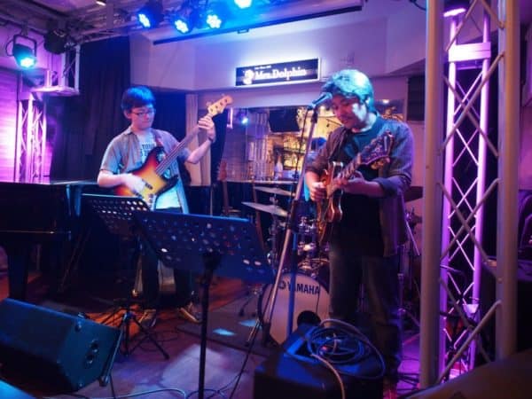 本町のライブバーMrs.Dolphin（ミセスドルフィン）にてギタリストneaさんとジャムセッションホストでした。
