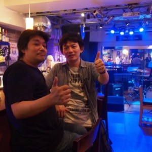 1月12日(木)本町のライブバーMrs.Dolphin(ミセスドルフィン)にてギタリストneaさんドラマー光田臣さんとジャムセッションホストです。