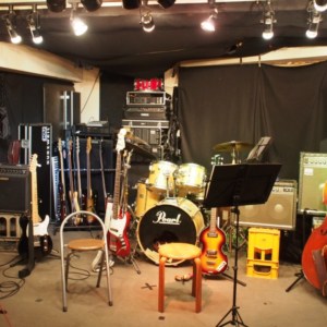 NMB48 太田夢莉さんにベースレッスンしました。（YNN NMB48 CHANNEL）