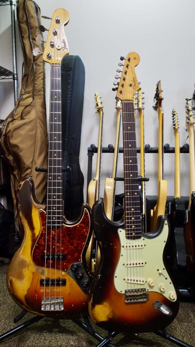 1961 Fender Jazzbass 1961 Fender Stratocaster