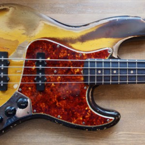 ヴィンテージジャズベース（61年 Fender Jazz Bass スラブ貼り 3ノブ 