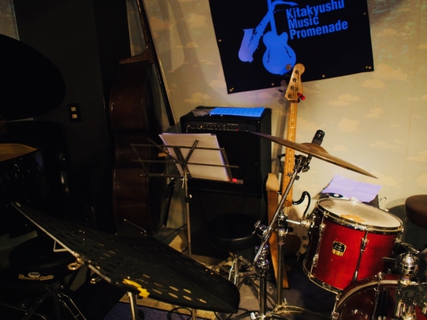 八幡 ミュージックスポット K&M