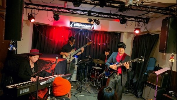 12月13日は 杉本さんBANDにて 本町プラジャナでの演奏でした。