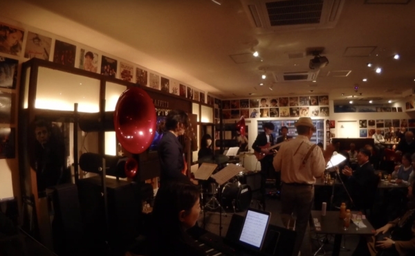 難波レコード喫茶グラフィティでのプライベートライブ