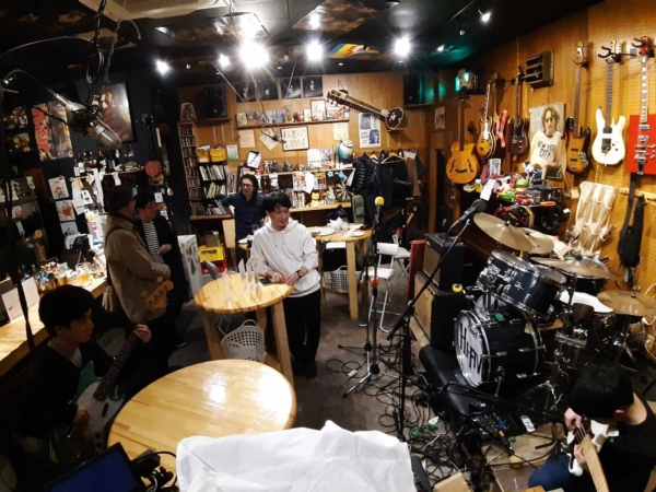 ベース教室の受講者・OB さん集まっての懇親会でした。