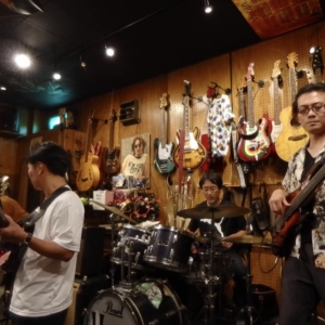 music bar Hi-FIVE 津田ちょくセッションでした。