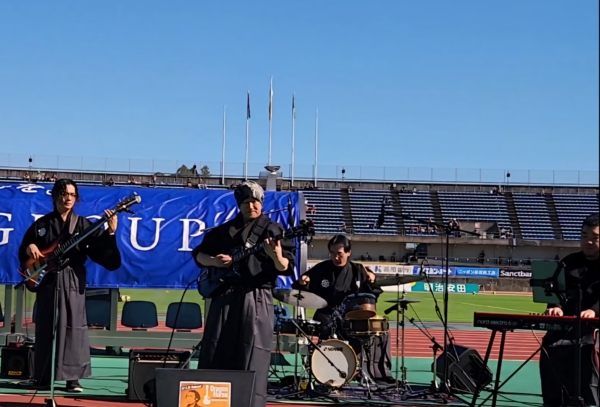 高知サッカースタジアムでセレモニーコンサートに出演しました